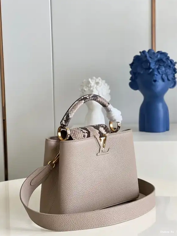 LOUIS VUITTON CAPUCINES BB 0525